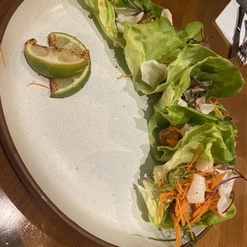 Earls Kitchen + Bar - Chicken lettuce wraps - New American Near Me - Bellevue, Washington
