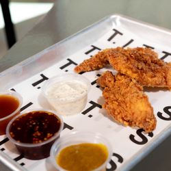 TITTS Chicken - Tenders + sauce