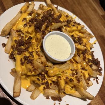 Cheddar's Scratch Kitchen - Bacon and cheese fries - American Near Me - Orlando, Florida Cheddar's Scratch Kitchen - Bacon and cheese fries - American Near Me - Orlando, Florida