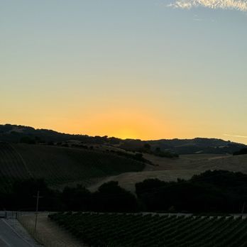 The Canyon Villa - Sunset - Bed & Breakfast Near Me - Paso Robles, California