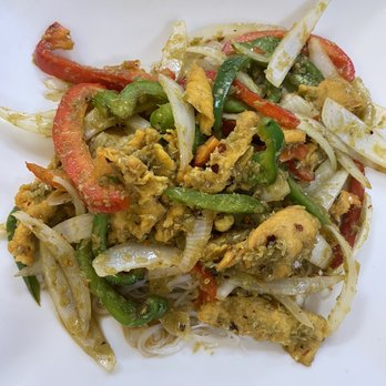 Pho Sai Gon - Spicy Lemongrass chicken with peppers and noodles - Vietnamese Near Me - Oxford, Florida Pho Sai Gon - Spicy Lemongrass chicken with peppers and noodles - Vietnamese Near Me - Oxford, Florida