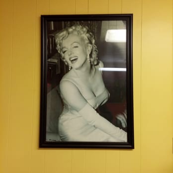 Pinball Pizza - Atmosphere is so so, but the people are awesome. - Pizza Near Me - Burbank, California Pinball Pizza - Atmosphere is so so, but the people are awesome. - Pizza Near Me - Burbank, California