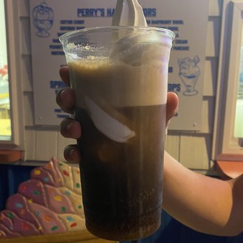 Super Cream Dairy Bar - Large root beer float - Ice Cream & Frozen Yogurt Near Me - Homer, New York Super Cream Dairy Bar - Large root beer float - Ice Cream & Frozen Yogurt Near Me - Homer, New York