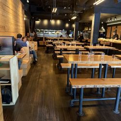 SUSHI-SAN - Seating