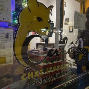 Café Chat l'Heureux - Exterior - Vegetarian Near Me - Montreal, Quebec Café Chat l'Heureux - Exterior - Vegetarian Near Me - Montreal, Quebec