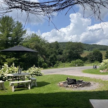 Branch Bender Cidery - Tasting and sipping area - Wineries Near Me - Accident, Maryland Branch Bender Cidery - Tasting and sipping area - Wineries Near Me - Accident, Maryland