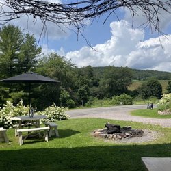 Branch Bender Cidery - Tasting and sipping area