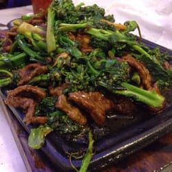 Restaurante Hong Bin - Chapa Quente com Carne e Brócolis