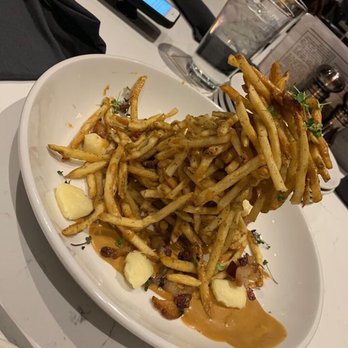 Fifth Avenue Syndicate - Poutine, Appetizer - Cocktail Bars Near Me - Moline, Illinois