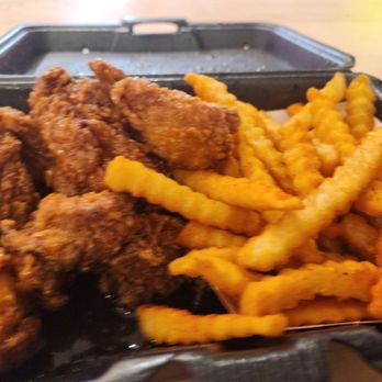Dave's Hot Chicken - Hot honey chicken fallout meal - Chicken Shop Near Me - Miami, Florida Dave's Hot Chicken - Hot honey chicken fallout meal - Chicken Shop Near Me - Miami, Florida