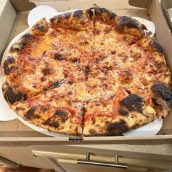 Antonia’s Pizzeria - Regular cheese