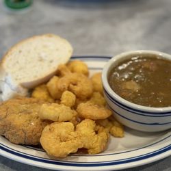 Pontchartrain Po-Boys - Crab, Shrimp and gumbo lunch combo