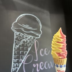 The Big Scoop - Dole Whip!
Strawberry and Pineapple swirl!