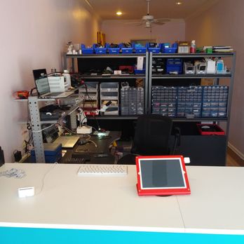 Ventura Fix - Inside the store - Mobile Phone Repair Near Me - Ventura, California