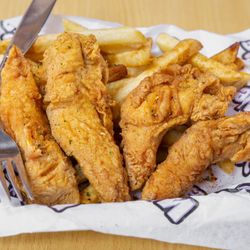 WeDats - 5 PC Tender & Cajun Creole Fries