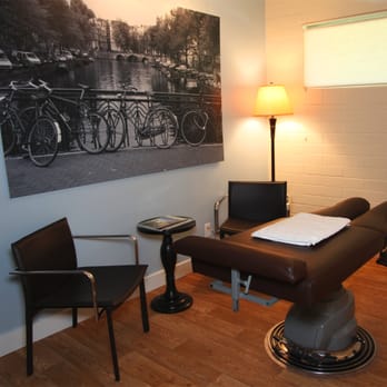 Dr. Katie Griffin - Another of Dr. Griffin's warm and friendly treatment rooms. - Chiropractors Near Me - Santa Cruz, California Dr. Katie Griffin - Another of Dr. Griffin's warm and friendly treatment rooms. - Chiropractors Near Me - Santa Cruz, California