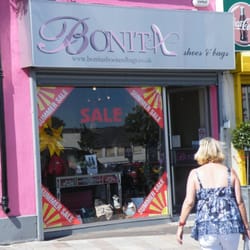 Bonita Shoes & Bags - Bonita shop front