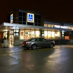 ALDI - Outside