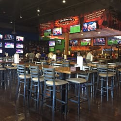 Zona Caliente Sports Bar - Bar area