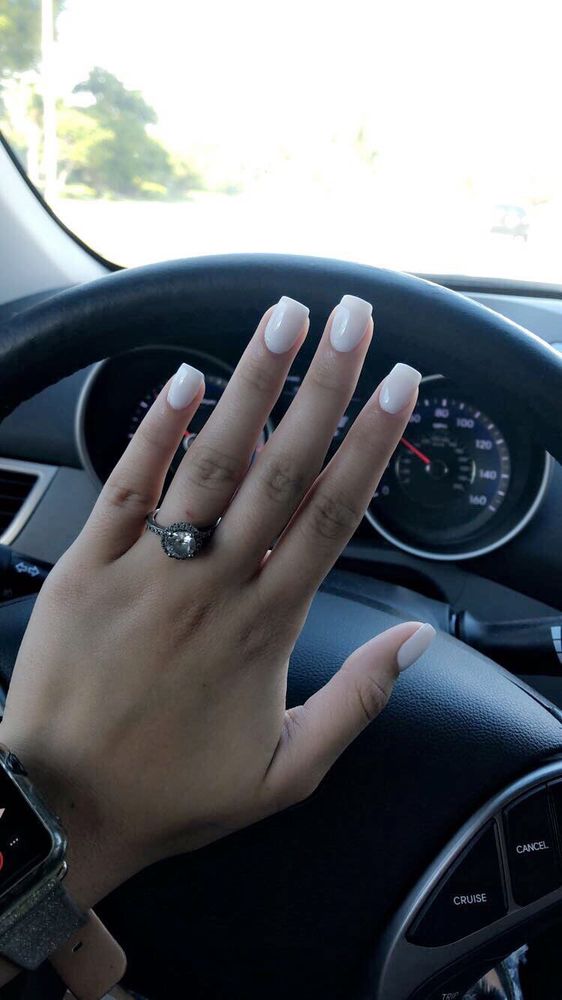 VIP Nails & Spa Logo