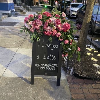 Buns & Roses Chimney Cakes - Ice Cream & Frozen Yogurt Near Me - Baltimore, Maryland