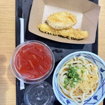 Marugame Udon - Valley Fair - #11 Udon Classic BK broth, zucchini and sweet potato tempura and Pineapple Sunrise drink - Noodles Near Me - Santa Clara, California