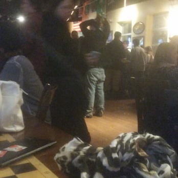 Shakespeare's Pub - Place is poppin. It is far too warm in hurr, but it beats 23 degrees! - American Near Me - Kalamazoo, Michigan Shakespeare's Pub - Place is poppin. It is far too warm in hurr, but it beats 23 degrees! - American Near Me - Kalamazoo, Michigan