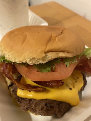 m2o Burgers & Salads by null