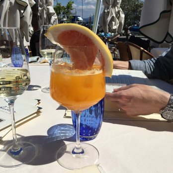 Lo Zodiaco - Mimosa with grapefruit slice - Seafood Near Me - Capri, NA