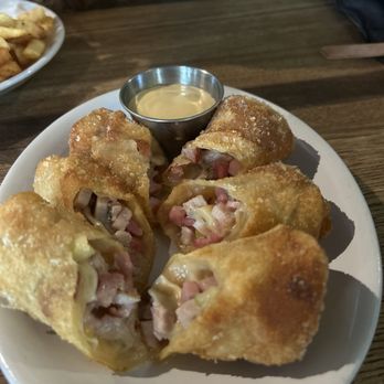 Smiths American Tavern - Cuban Egg Rolls - Breakfast & Brunch Near Me - Lakeland, Florida
