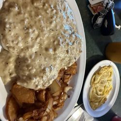 Masser Toll House Inn - Biscuits, gravy, egg, and home fries