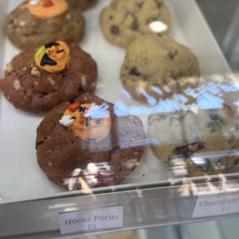 Pamcakes Bakery - Custom Cakes Near Me - Austin, Texas