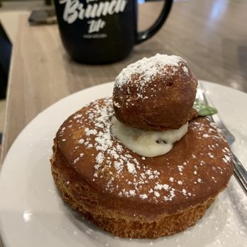 Hash Kitchen - Cannoli Donuts - Breakfast & Brunch Near Me - Scottsdale, Arizona