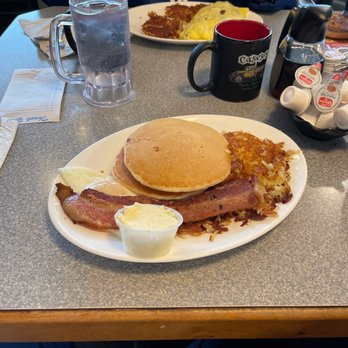 Casey's Restaurant - Senior breakfast - Coffee & Tea Near Me - Roseburg, Oregon