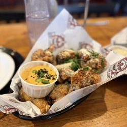 The Secret Stash Pizzeria - Crop top wings