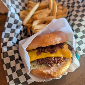 Hayes Burger - American Near Me - San Diego, California Hayes Burger - American Near Me - San Diego, California