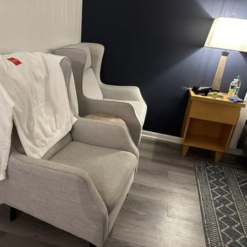 Catskill Seasons Inn - Bedroom - Hotels Near Me - Shandaken, New York