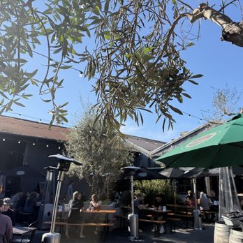 Third Window Brewing - Nice outdoor seating - Breweries Near Me - Santa Barbara, California Third Window Brewing - Nice outdoor seating - Breweries Near Me - Santa Barbara, California