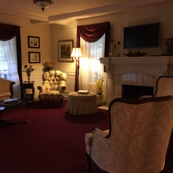 Martha's Vineyard - Sitting room - Bed & Breakfast Near Me - South Haven, Michigan