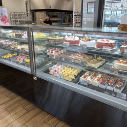 Cake and tart case