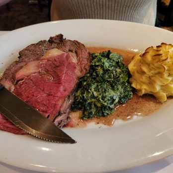 Villa Napoletana - Prime Rib, Creamed Spinach, Duchess Potatoes - Italian Near Me - East Longmeadow, Massachusetts Villa Napoletana - Prime Rib, Creamed Spinach, Duchess Potatoes - Italian Near Me - East Longmeadow, Massachusetts