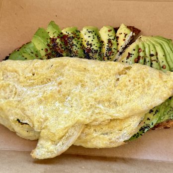 Equator Round House - Avocado Toast & Scrambled Egg - Coffee & Tea Near Me - San Francisco, California
