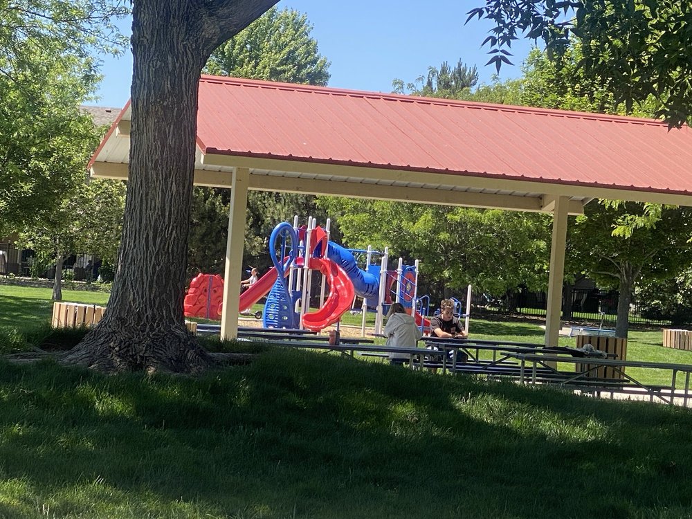 Renaissance Park Logo