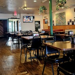 Ugo's Pizza Parlor - Inside