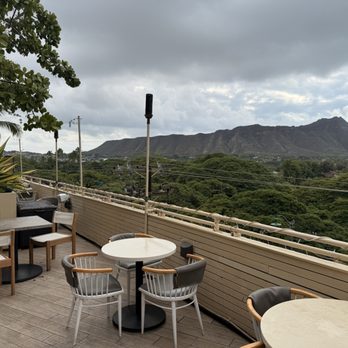 Deck. - Deck - Hawaiian Near Me - Honolulu, Hawaii