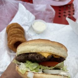Daisy Queen - Cheeseburger and Onion rings