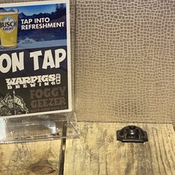 Dee's Bar & Lounge - Cool Call Buttons when Seated At High Tops