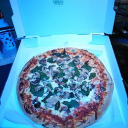 Spinach mushroom pizza