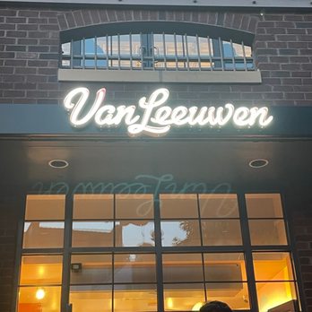 Van Leeuwen - Outside - Ice Cream & Frozen Yogurt Near Me - Washington, DC, District of Columbia