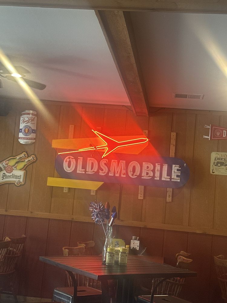 Blue Slipper Tavern Logo
